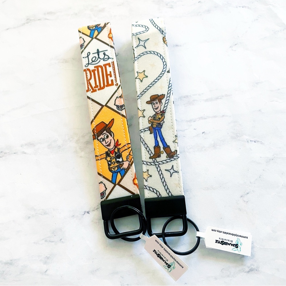 Woody Key Fob Wristlet